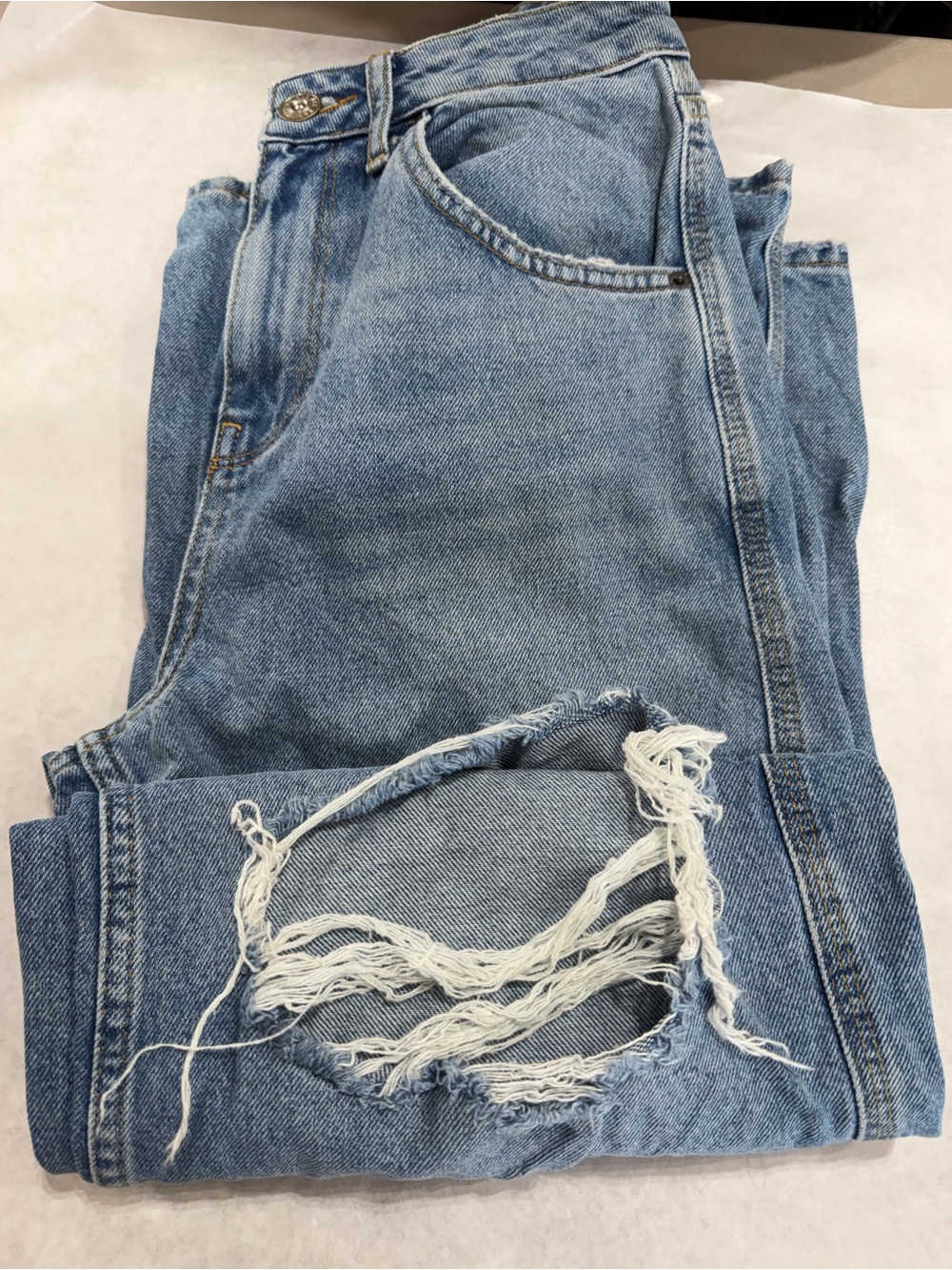 BDG Light Blue Distressed Boyfriend Jeans, size 27. Urban outfitters